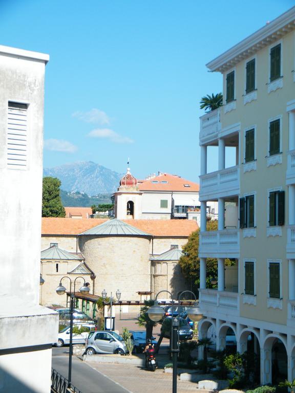 Appartamento Vacanze I Provenzali Bordighera Luaran gambar
